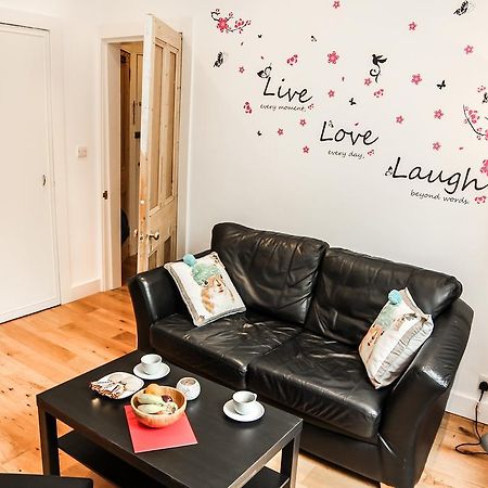 Chic & Bright Flat Near Holyrood Park Apartment Edinburgh Room photo